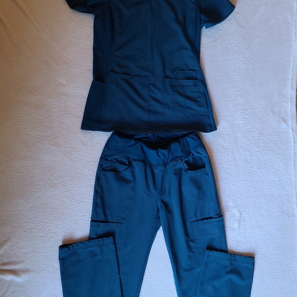 Cherokee iFlex Scrubs Set Carribean Blue  XS